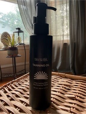 Black Tanning Oil — Long-Lasting Glow